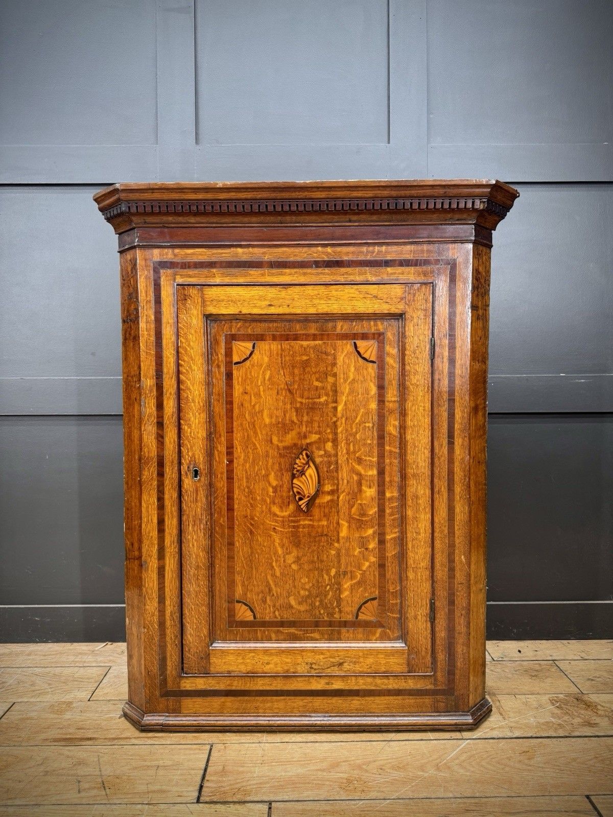 Georgian Oak Wall Corner Cupboard / Hanging Corner Cabinet / Hall Storage