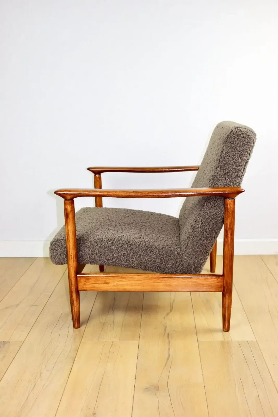 Gfm 142 Armchair, Designed By Edmund Homa From The 1970s, Brown Chocolate, Thick Bouclé photo vinterior