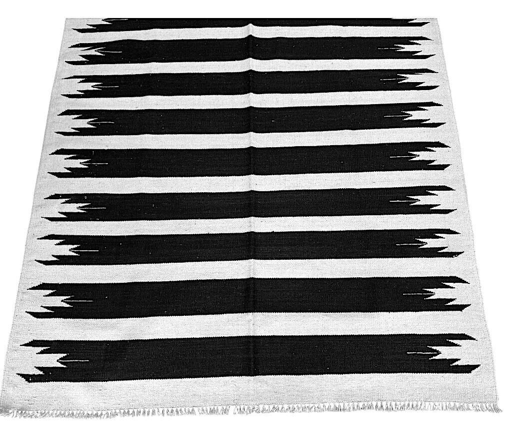A Morrocan Black And White Geometric Flat Weave Kilim Rug photo 925.0