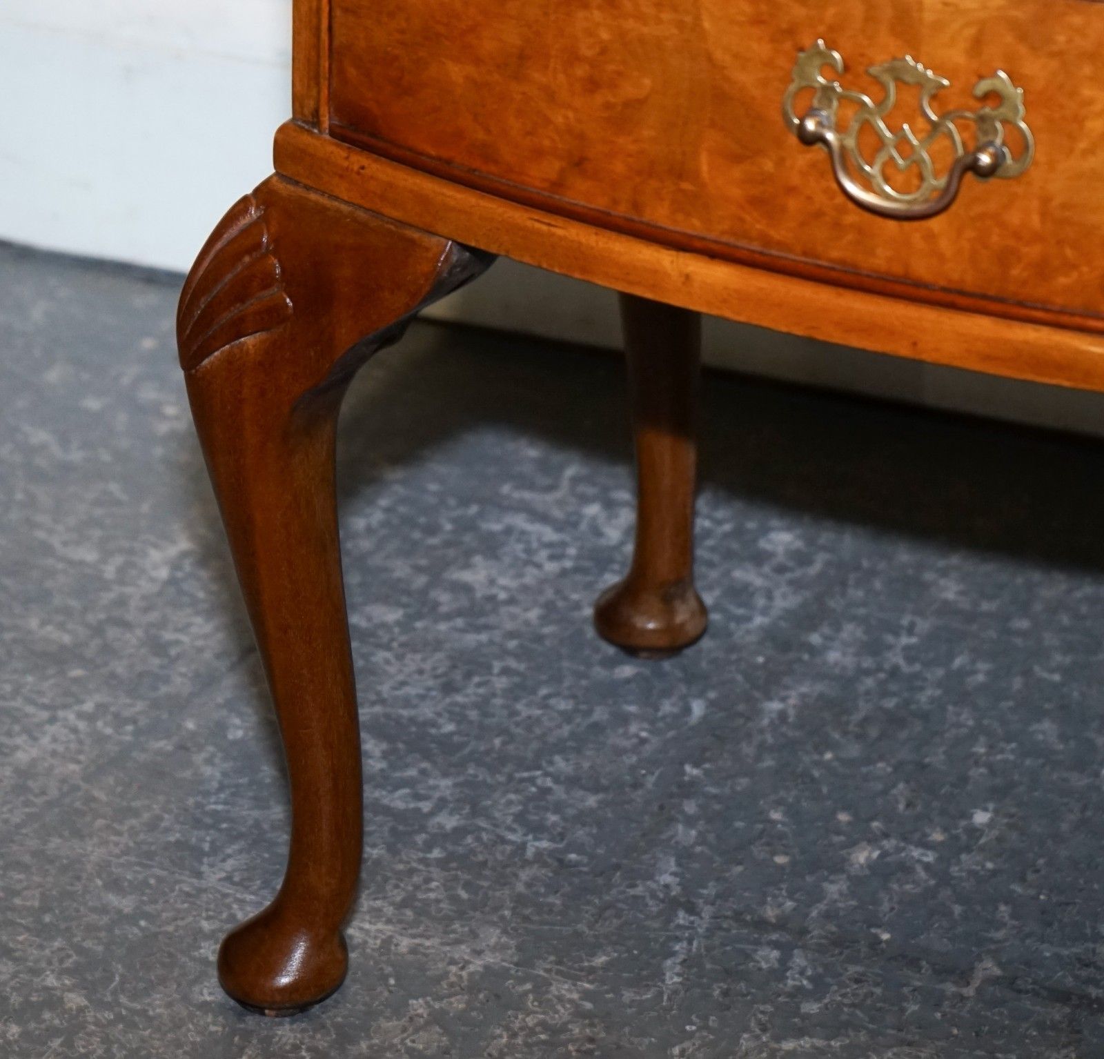 photo furniture Gorgeous Pair Of Art Deco Style Burr Walnut Bedsides Nightstands Tables