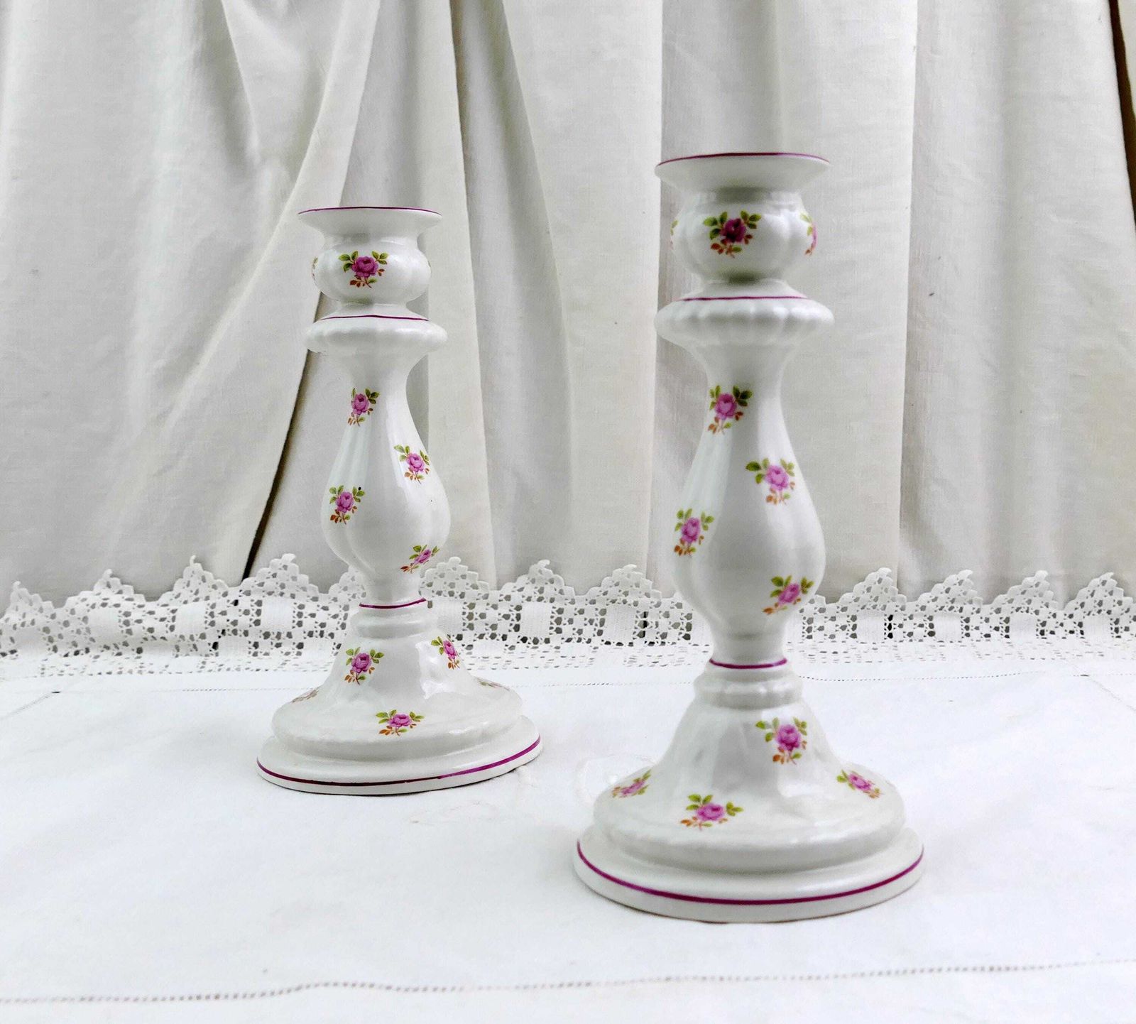 photo vinterior Pair Of Vintage English Staffordshire James Kent Old Foley Candle Stick Holders With Small Pink Rose Flower Pattern, Classic 1950s Pottery