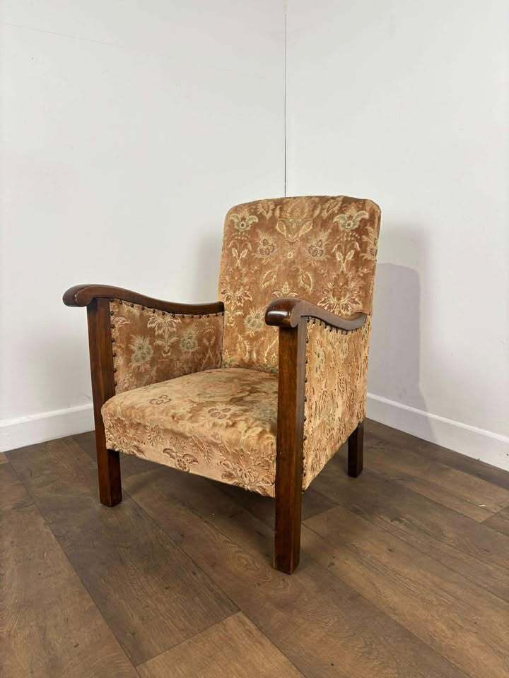 289.0 Vintage Upholstered Armchair photo