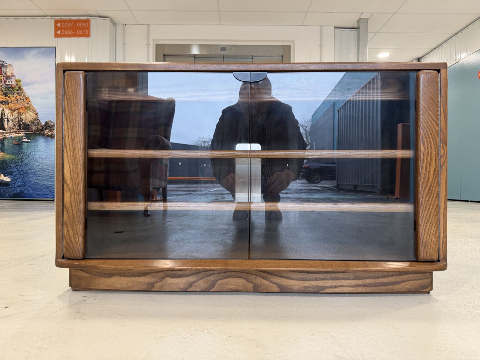 Stunning Ercol Windsor Corner Tv Unit / Stand / Cabinet  – Pristine Condition, Rrp £1,800 photo vinterior