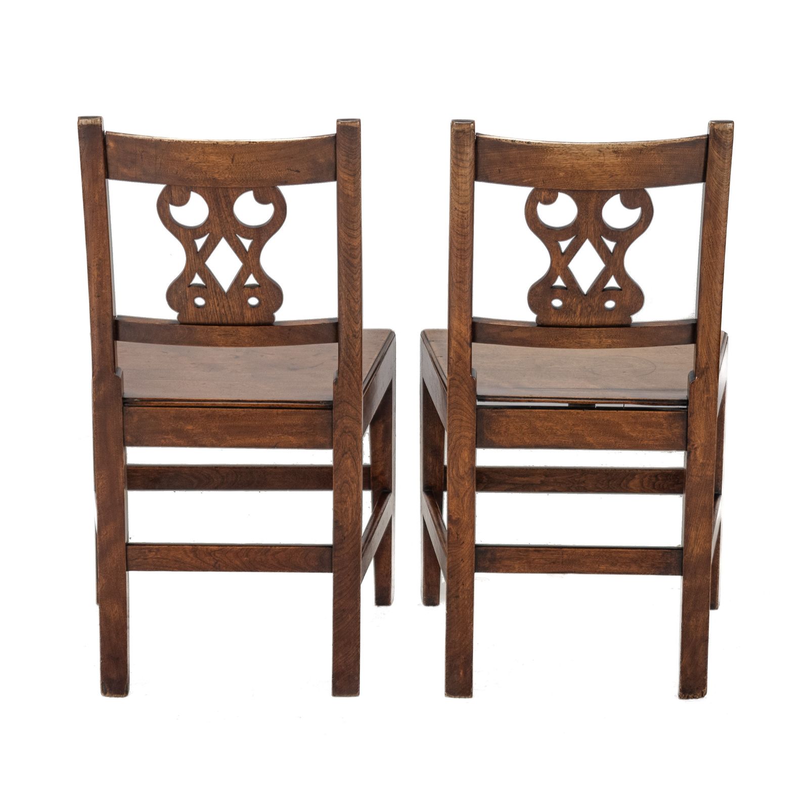 photo furniture Pair Of Early 19th Century English Elm Country Chairs, Circa 1800–1820 (Georgian, George III)