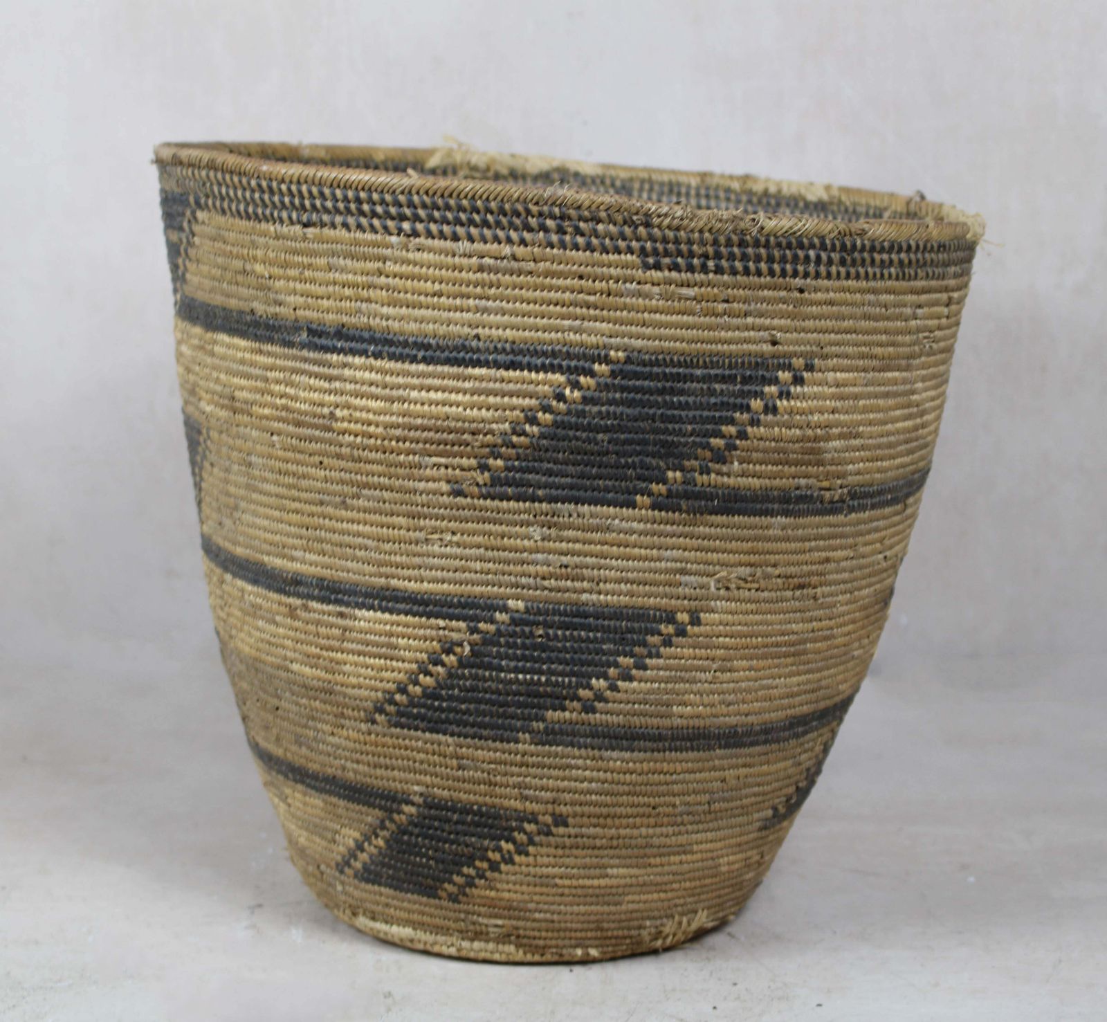 Vintage Tutsi Basket   Rwanda   106.7 photo furniture