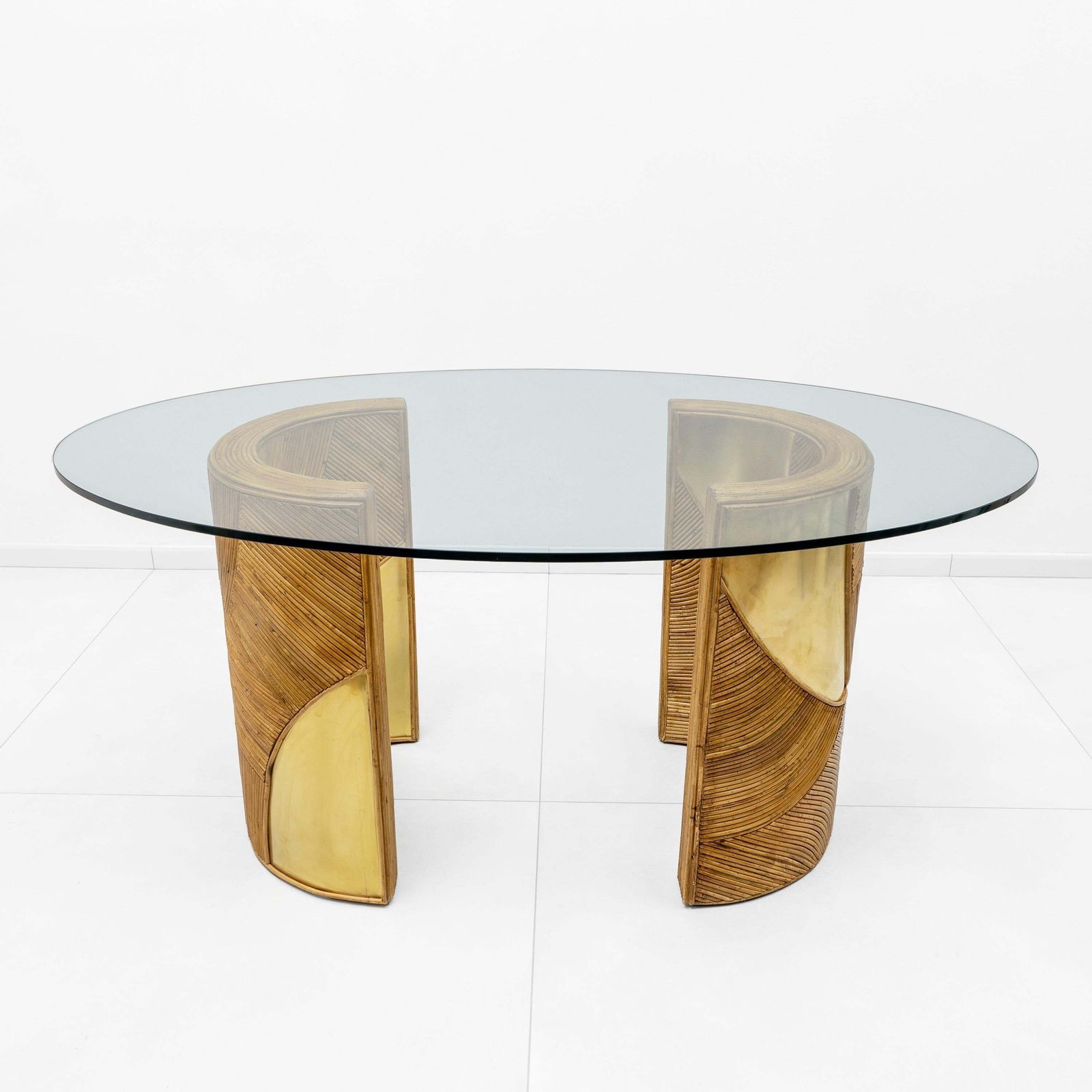 Mid Century Modern Italian Rattan And Brass Dining Table By Vivai Del Sud, 70s photo furniture