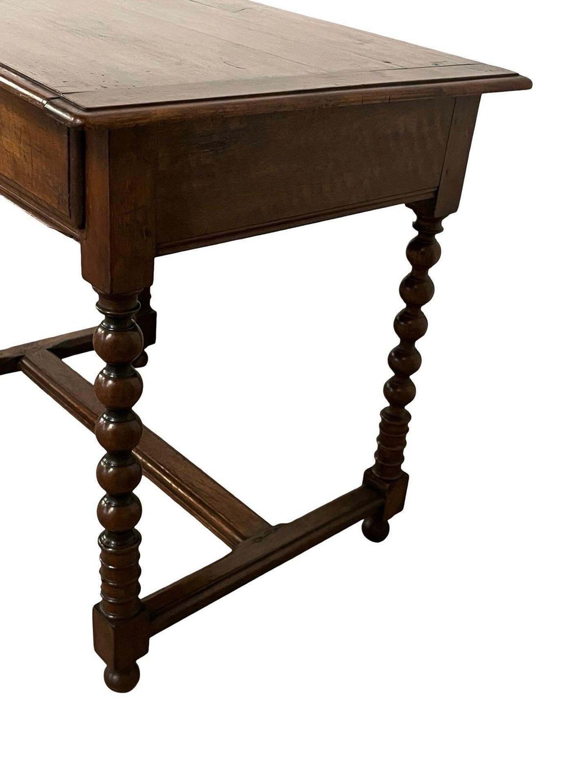 18th Century Italian Walnut Louis XIV Side Table With Bobbin Legs photo 2472.0