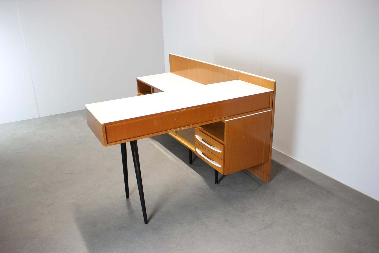 photo vinterior Mid Century Modular Desk And Storage Unit By Mojmír Požár, Up Závody, 1960s
