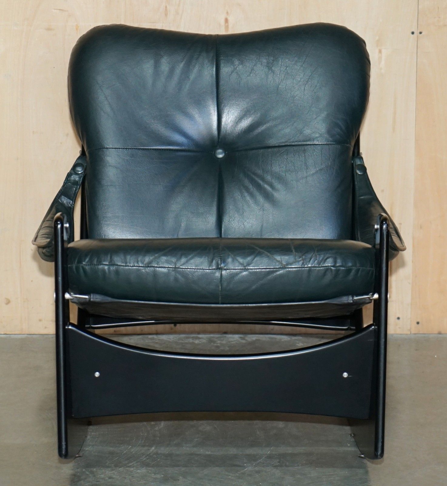 Fine Mid Century Modern Green Leather 1970's Pirelli Chesterfield Rocking Chair photo for sale
