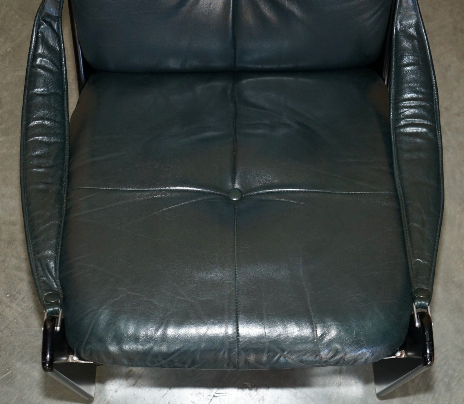 Fine Mid Century Modern Green Leather 1970's Pirelli Chesterfield Rocking Chair photo vinterior