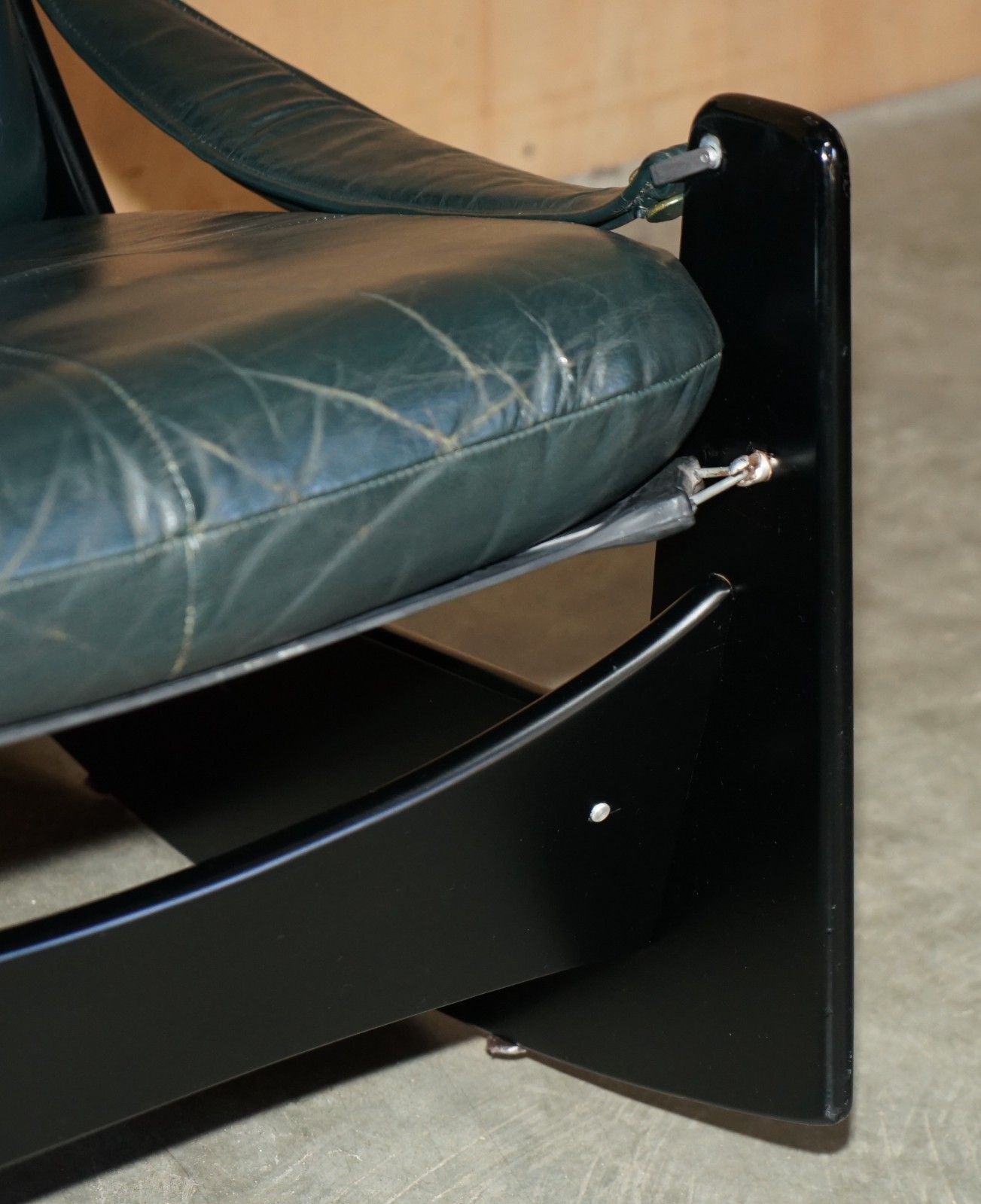 photo furniture Fine Mid Century Modern Green Leather 1970's Pirelli Chesterfield Rocking Chair