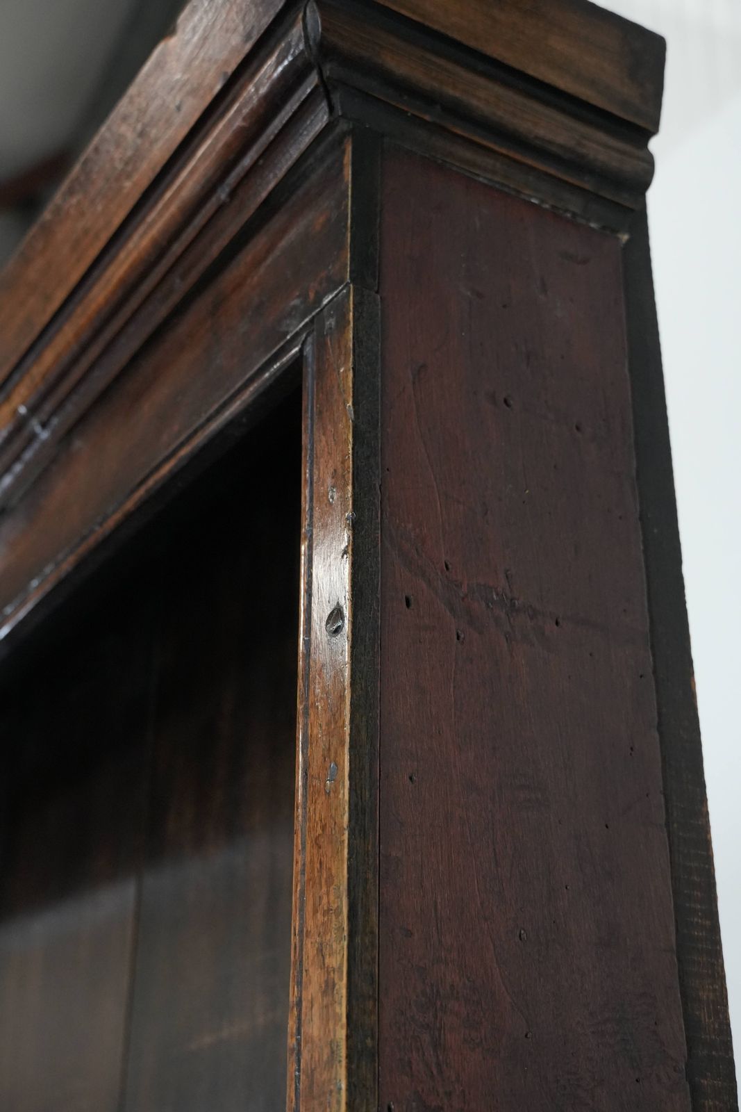 photo vintage Grote Antieke Engelse Eikenhouten Kast / Keukenkast / Dressoirkast Uit De 18e Eeuw