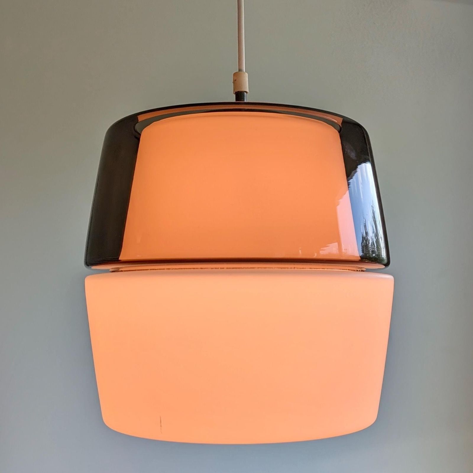 509.0 Peill & Putzler Jaren 1960 Rookglas Hanglamp Mid Century Modern Modernistisch | Amethist Paarse Kleurblok Vintage Mcm Plafondlamp photo