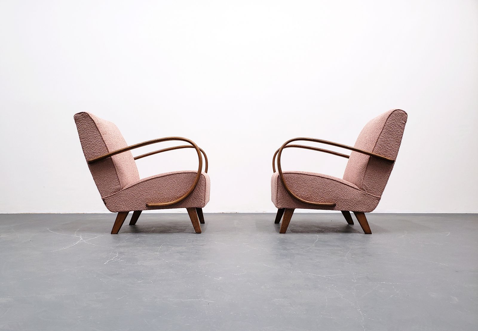 1930 Jindrich Halabala Bentwood Armchair In Pink Boucle photo furniture