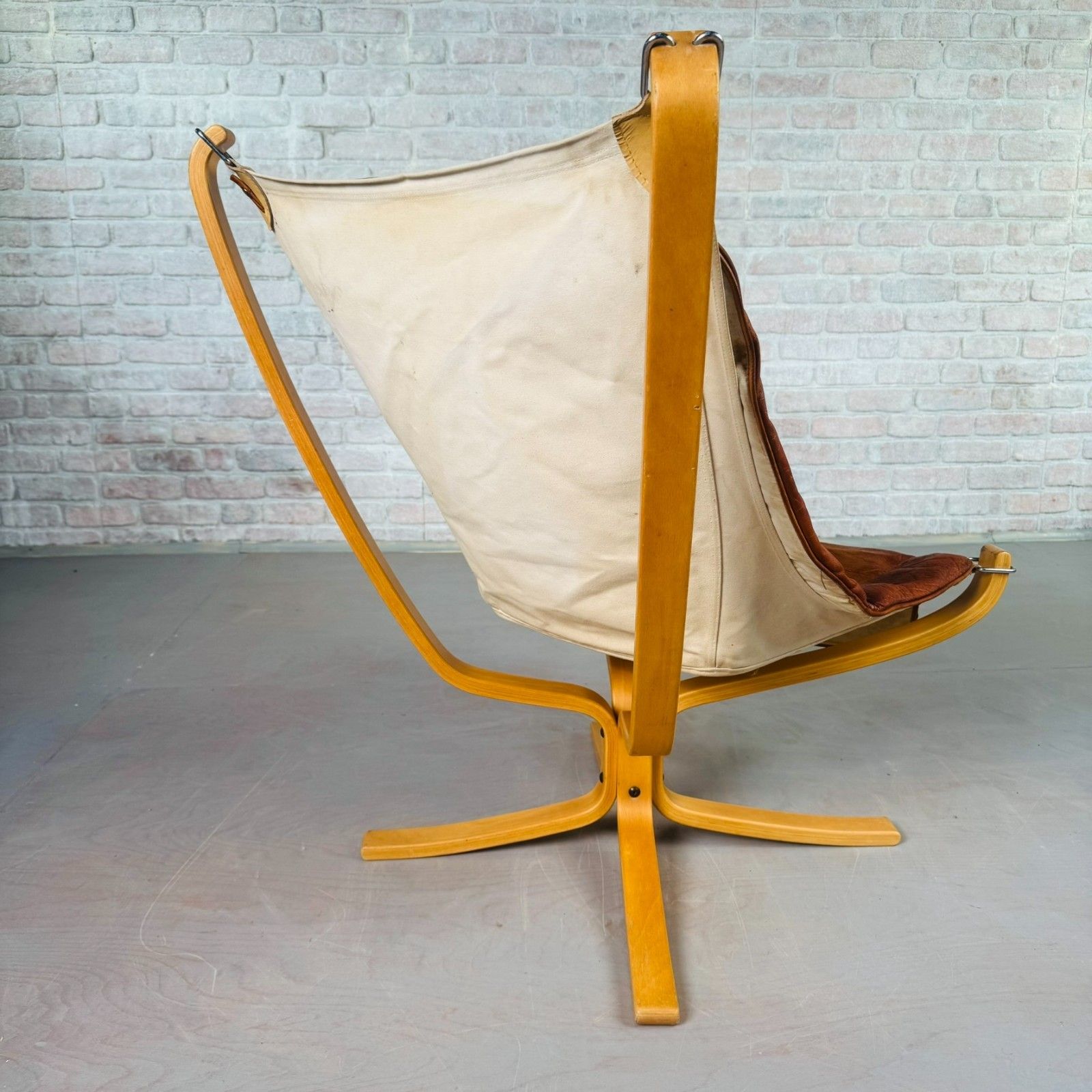 935.0 Vintage Norwegian Tan Leather Falcon Chair By Vatne Møbler #A808 photo