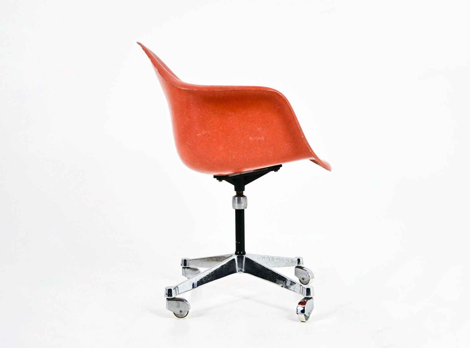 Armchair By Charles And Ray Eames For Herman Miller, 1970s photo Furniture