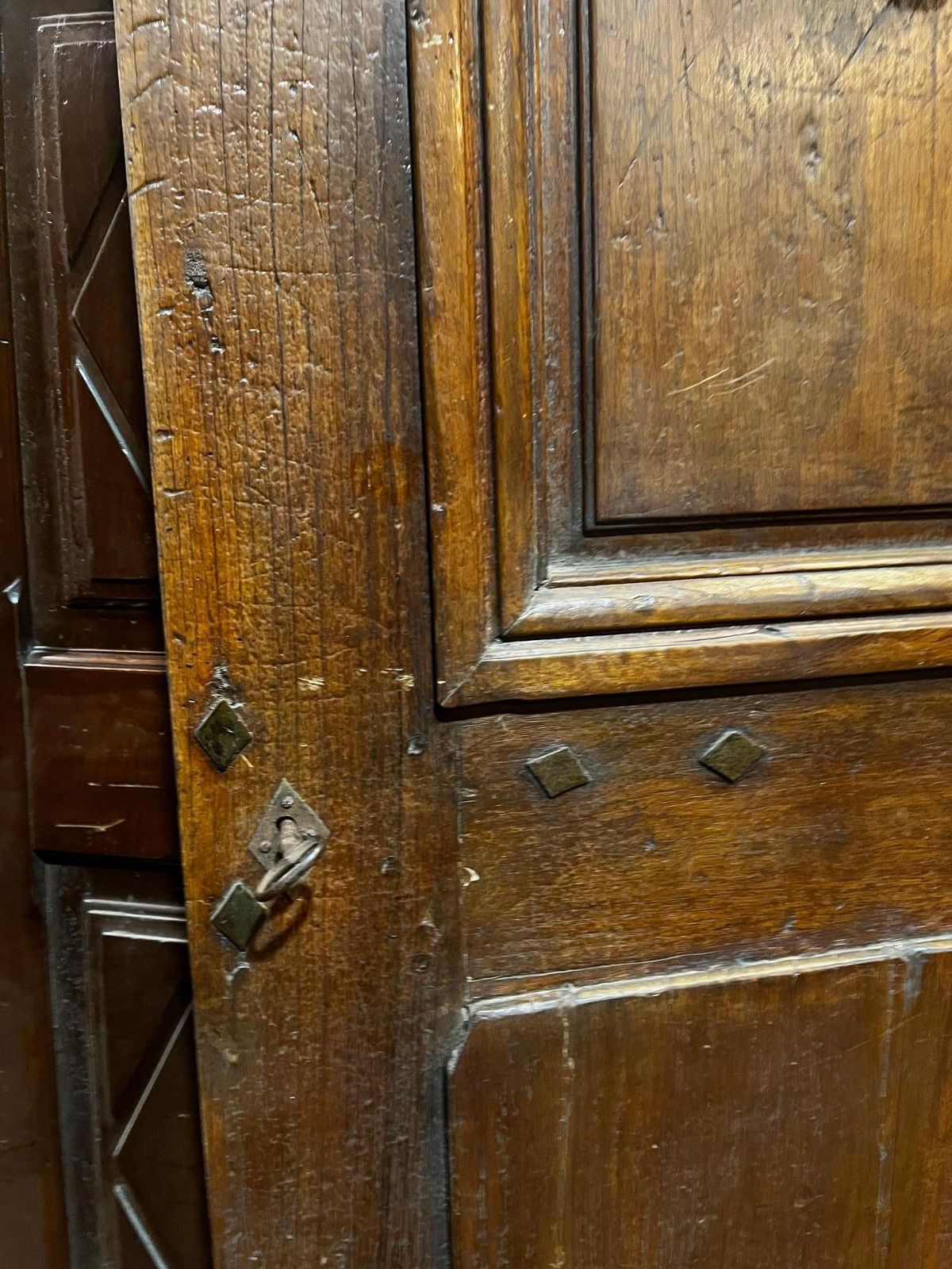 Portoncino Antico In Legno Di Noce, Un Battente Con Pannello E Battacchio photo Home Fixtures