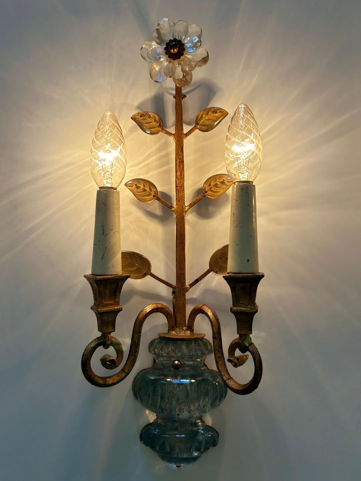 photo vinterior Set Of Two Banci Firenze Crystal & Gilt Metal Sconces Or Wall Lamps 1960s Italy