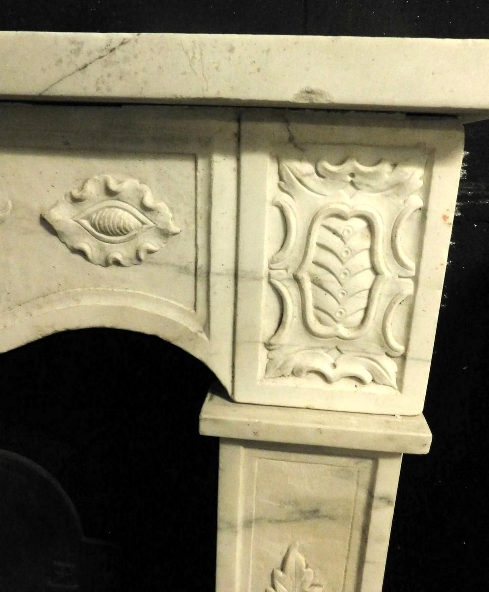 photo furniture Camino In Marmo Bianco Di Carrara, Riccamente Scolpito, Italia