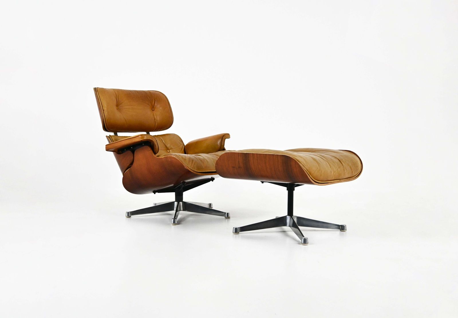 Lounge Chair & Ottoman By Charles & Ray Eames For Herman Miller, 1970s photo furniture