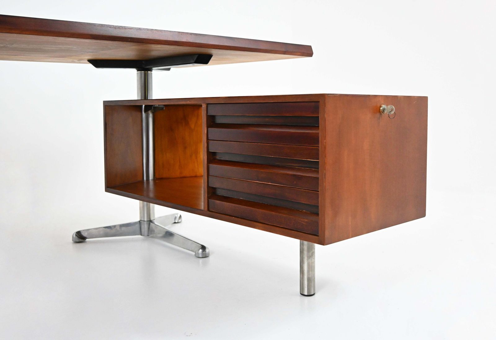 photo for sale Desk By Osvaldo Borsani For Tecno, 1960s