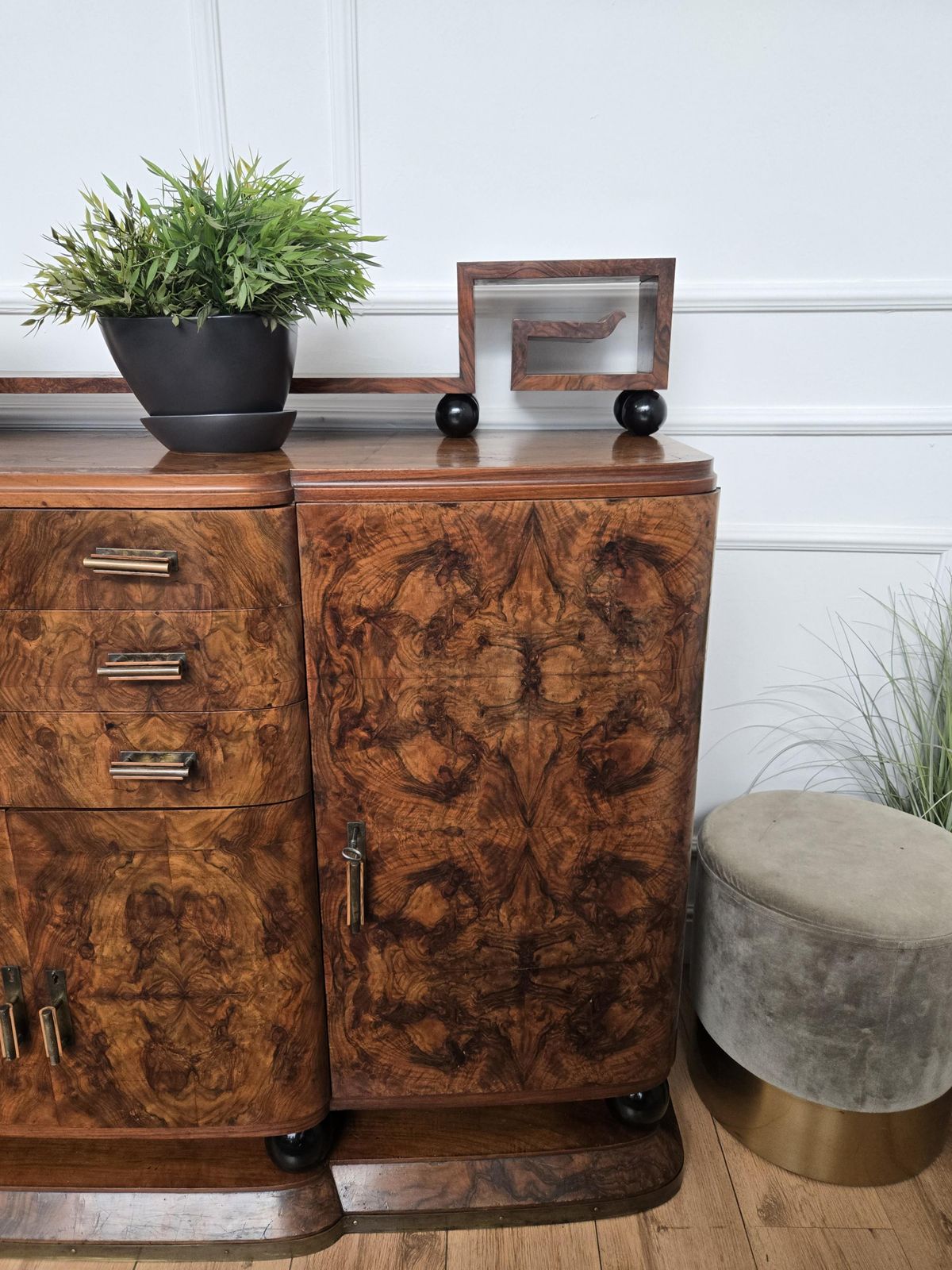 1940s Art Deco Mid Century Italian Walnut Burl Brass Sideboard Buffet Credenza photo for sale