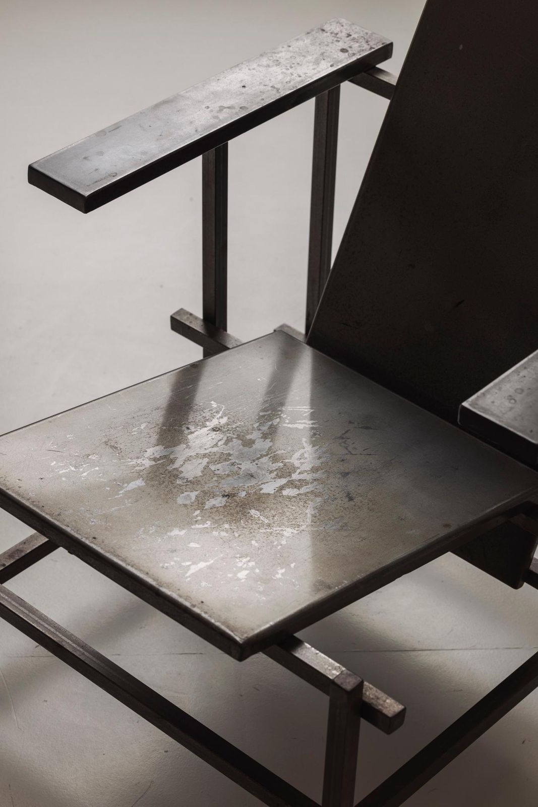 4337.0 Unconventional Modernist Metal Armchair, In The Manner Of Gerrit Rietveld, 1980s photo