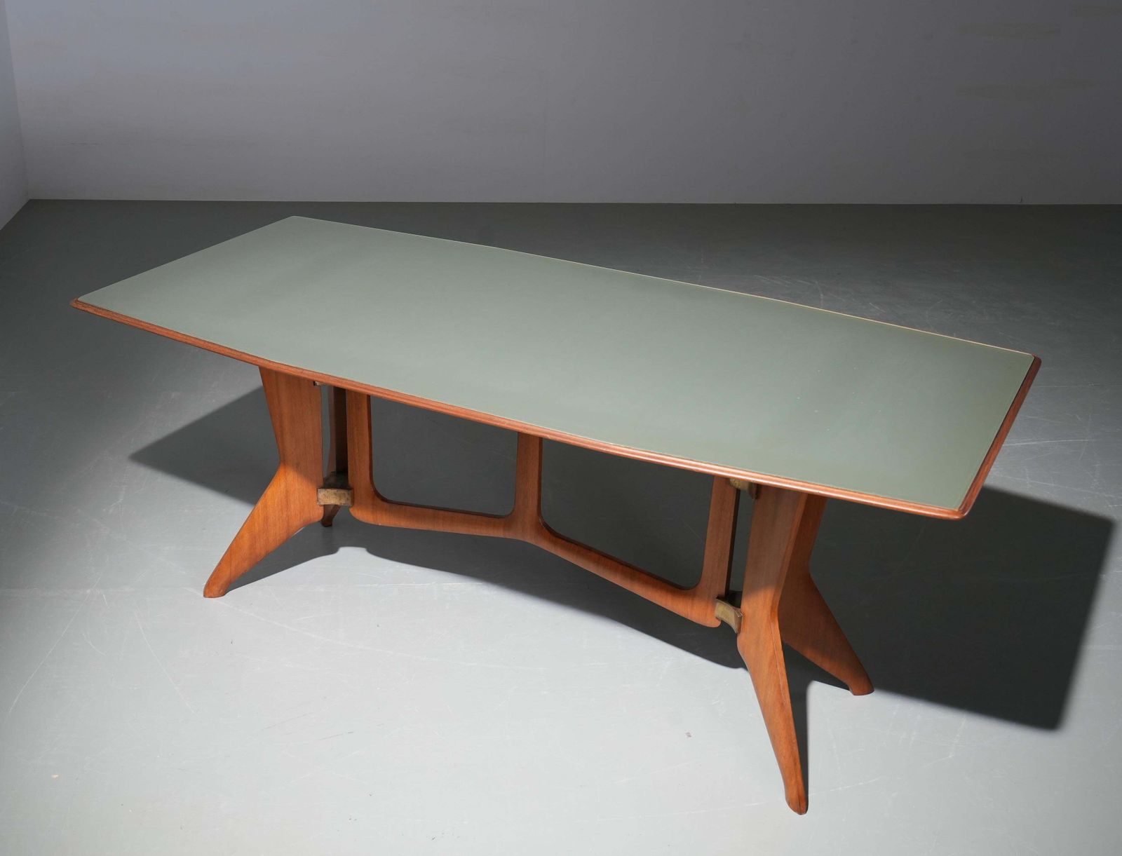 7720.0 Ariberto Colombo Eettafel In Walnoot, Glas En Messing, Italië, Ca. Jaren 1950 photo