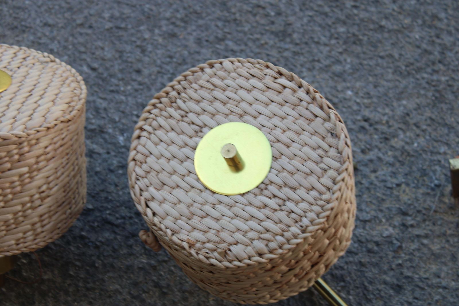 photo vintage Pair Of Bedside Lamps In Brass And Straw Italy 1970s Directional