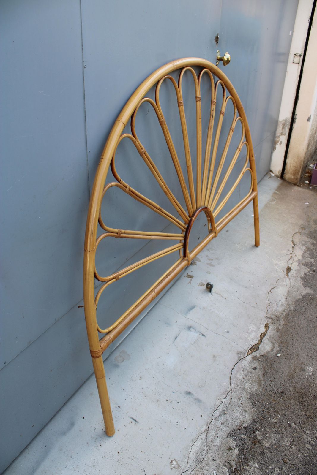 photo furniture Curved Fan Bamboo Decorative Bed Italian Design 1950s Mid Century