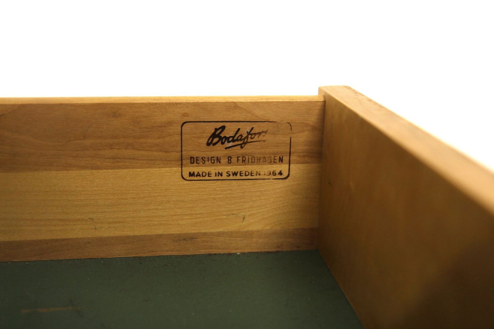 Vintage Swedish Shelves By Bertil Fridhagen For Bodafors, 1960 photo 824.0