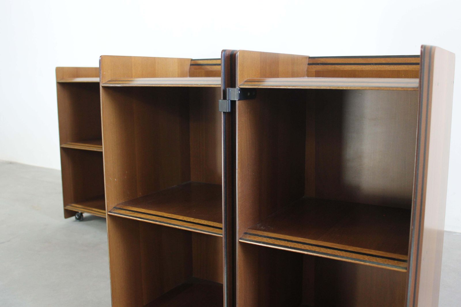 Tobia & Afra Scarpa Set Of Two Nightstands In Walnut By Maxalto 1970s Italy photo Furniture