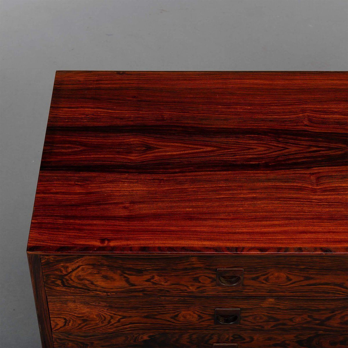 Low Mid Century Rosewood Chest Of Drawers Attributed To Brouer Møbelfabrik, 1960s photo vinterior
