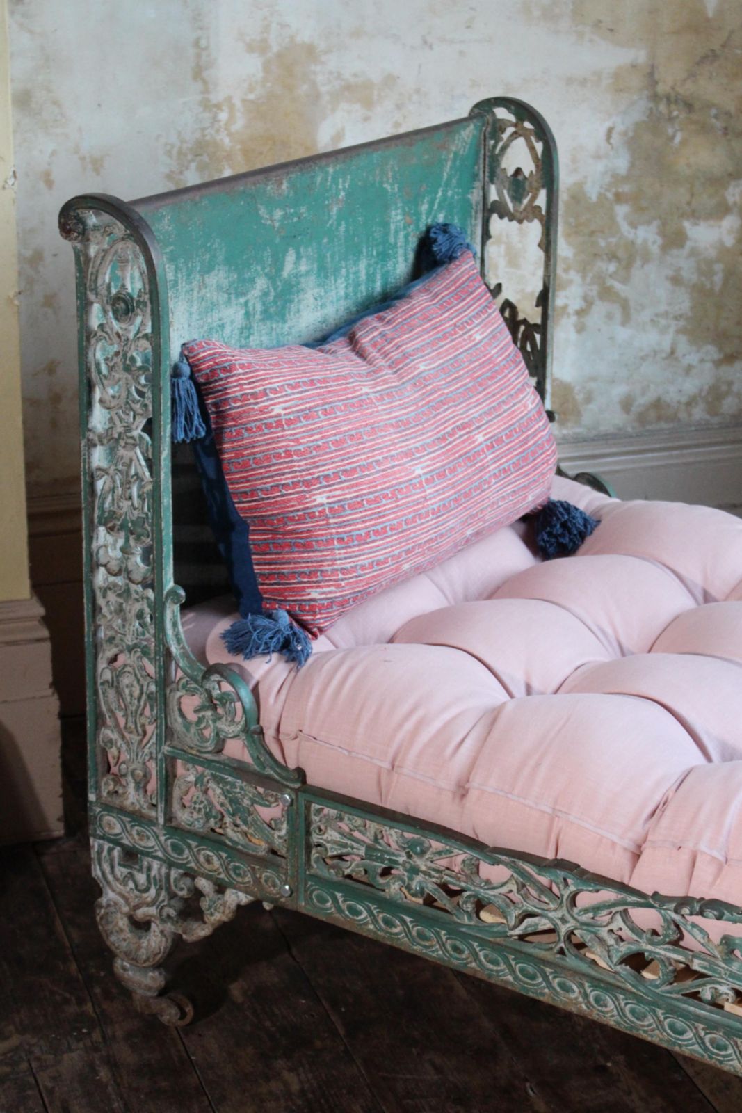 French Circa 1860 Original Painted Green Napoleon Lll Cast Iron Daybed Rococo photo for sale