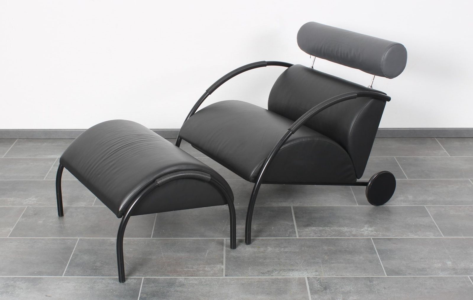 Set Of Black Leather Zyklus Armchair And Ottoman By Peter Maly For Cor, 1980s photo buy