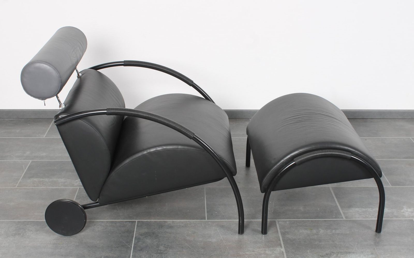 Set Of Black Leather Zyklus Armchair And Ottoman By Peter Maly For Cor, 1980s photo vintage