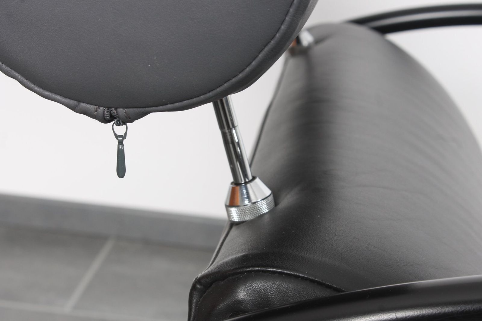 2287.0 Set Of Black Leather Zyklus Armchair And Ottoman By Peter Maly For Cor, 1980s photo