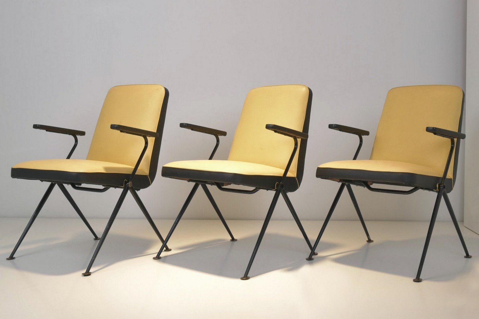Armchairs In Steel Tube From Drabert, Germany, 1950s, Set Of 4 photo vinterior