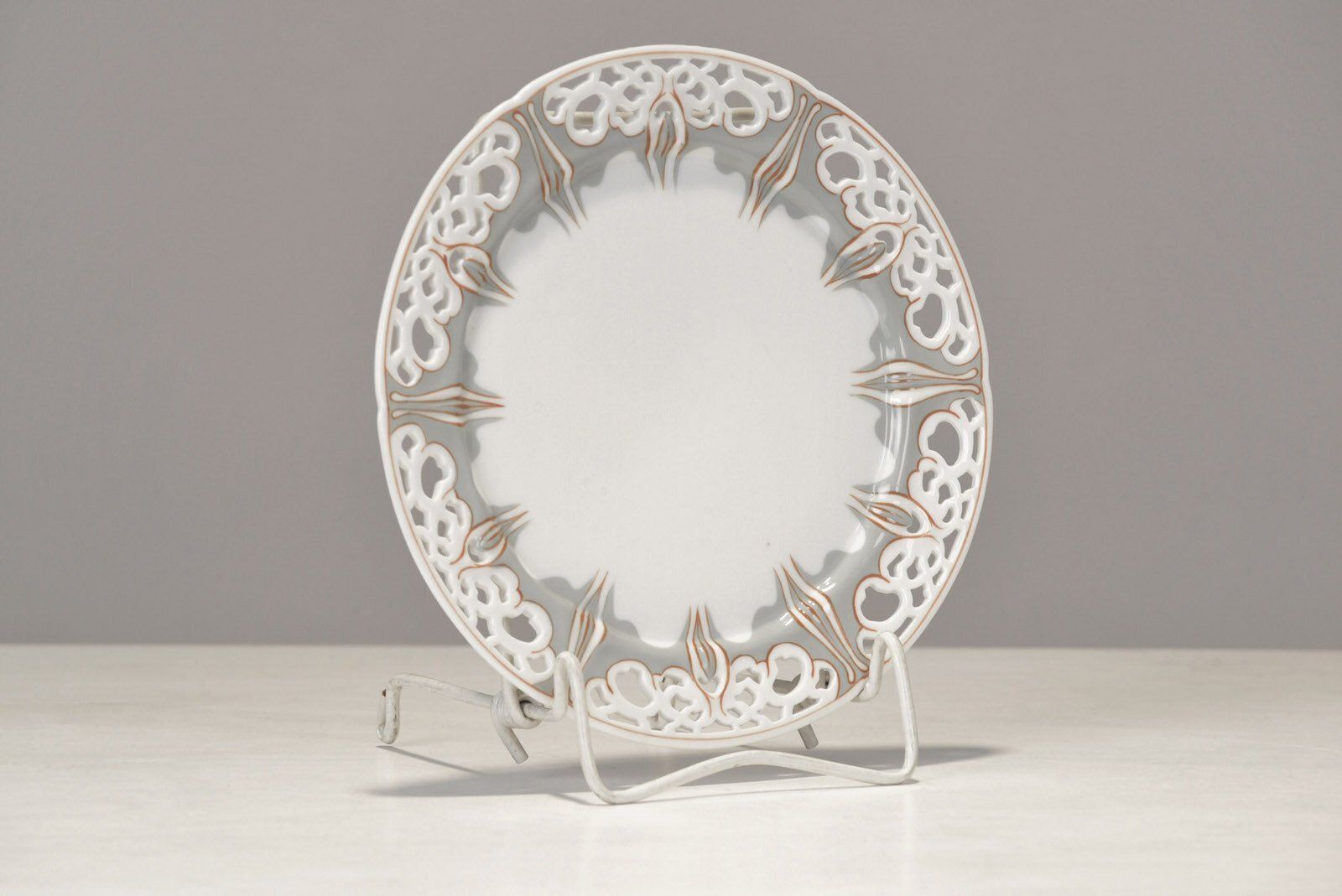 photo furniture Breakfast Plate In Porcelain By Konrad Hentschel For Staatliche Porzellan Manufaktur Meissen, Germany, 1896