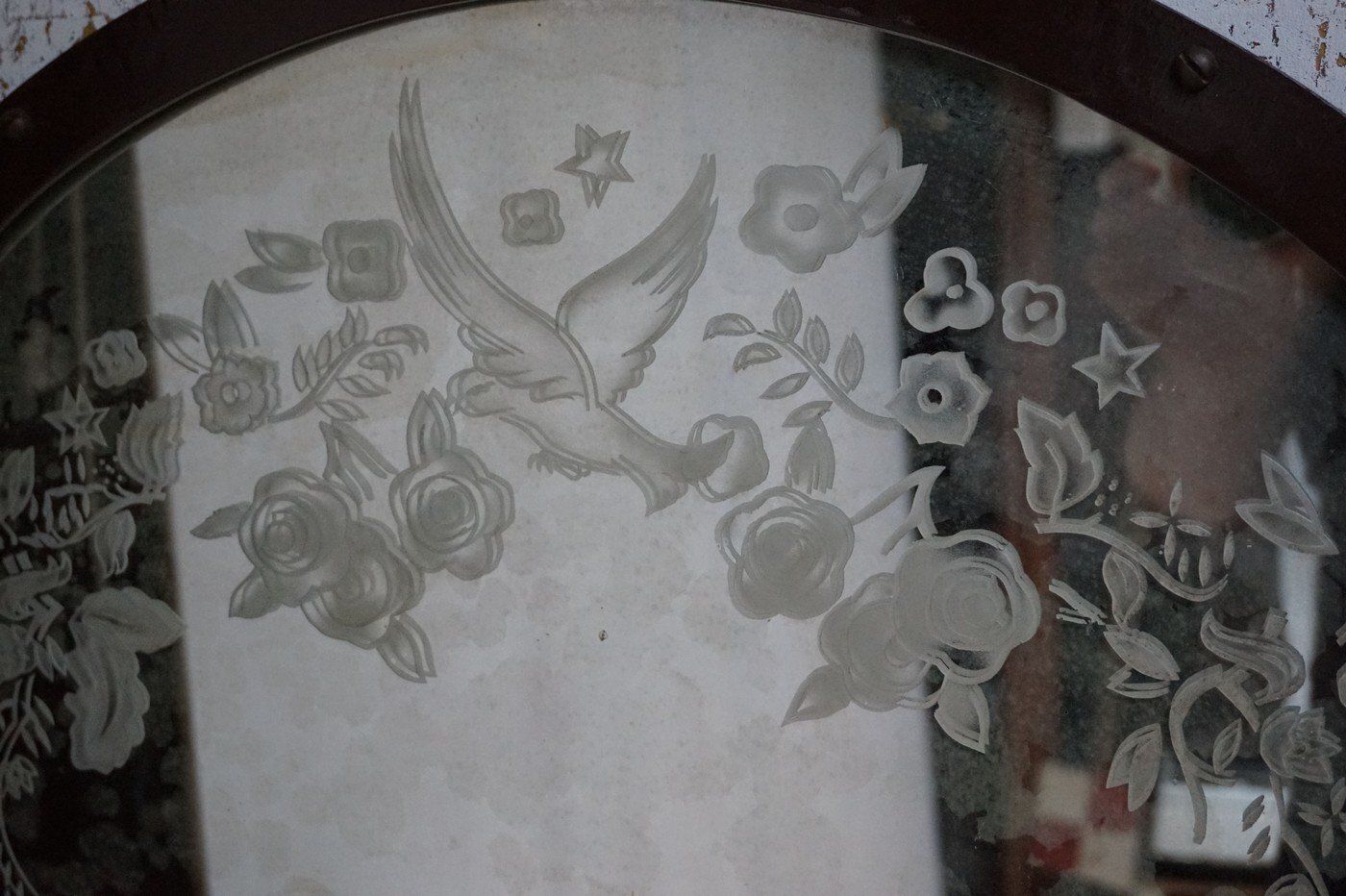 19th Century Belle époque French Etched Mirror With Fountian, Water Lilies And Dove Motif photo buy