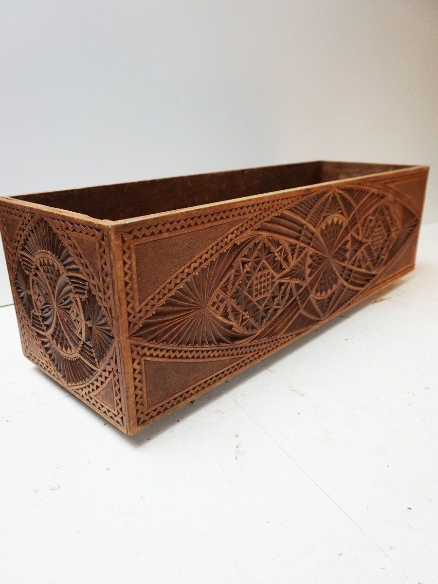 507.0 Dutch Chip Carved Wooden Planter Folk Art, 1890s photo