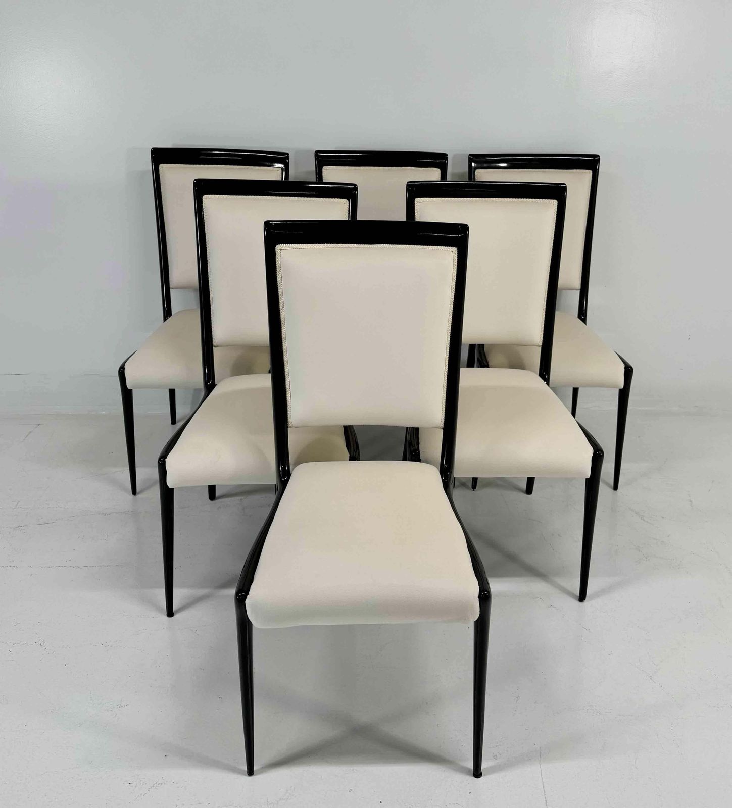 Set Of 8 Seats With 6 Chairs And 2 Armchairs, Black Lacquered Wood And Velvet photo Furniture