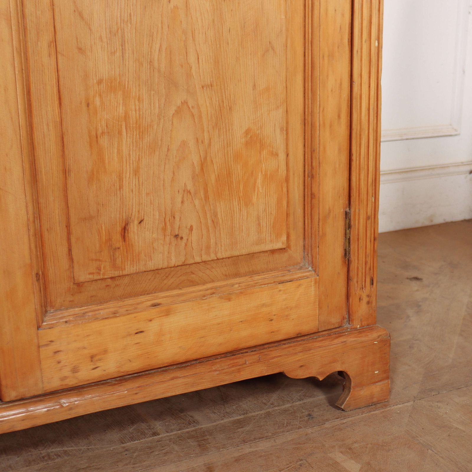 English Pine Dresser Base, 1800s photo 2940.0