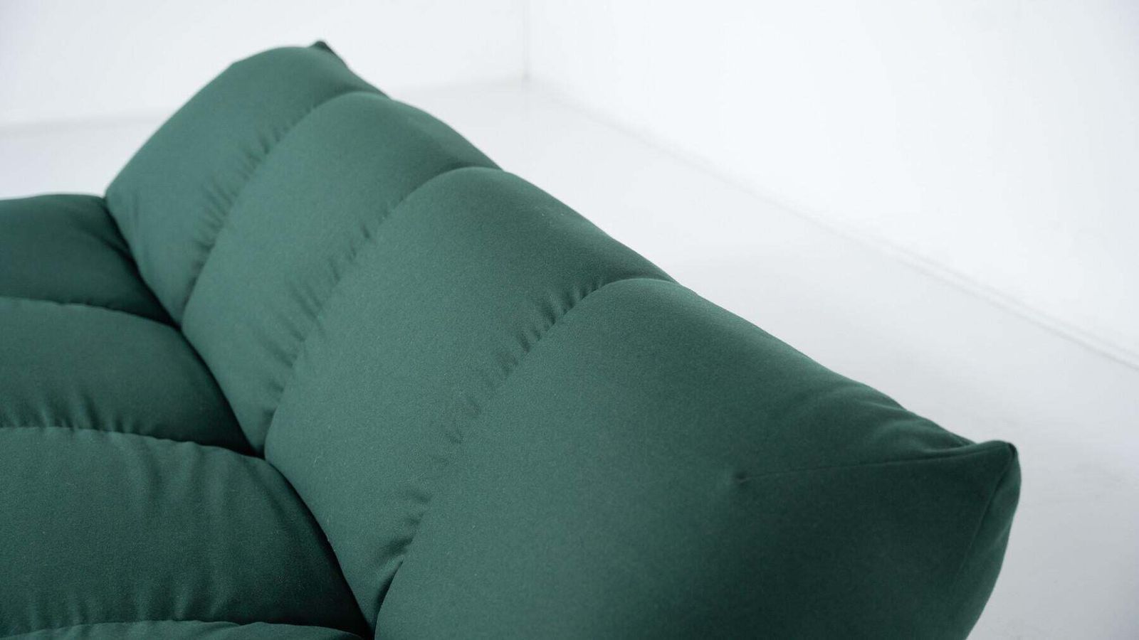 Mid Century Modern Green Papillon Sofa By Giovannetti, Italy, 1970s photo 6058.0