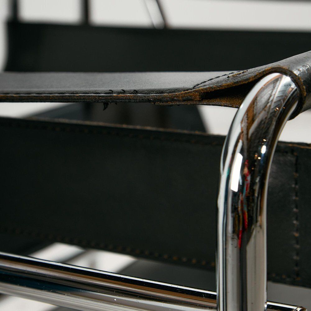 photo furniture Bauhaus Tubular Chair, 1980s