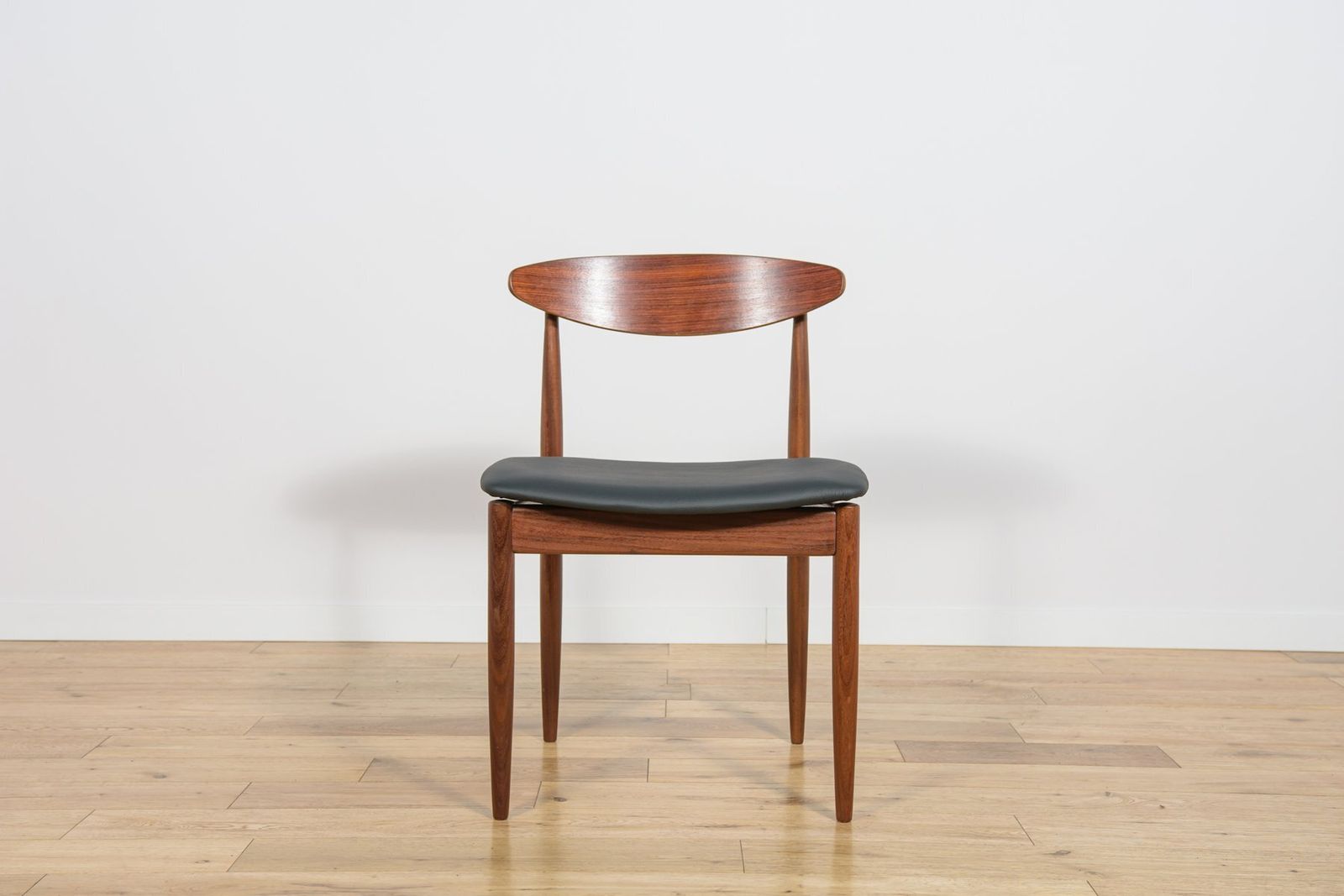 Mid Century Modern Teak Dining Chairs By Ib Kofod Larsen For G Plan, 1960s, Set Of 4 photo vintage
