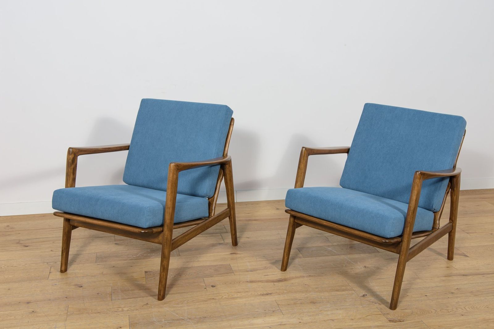 Model 300 139 Lounge Chairs From Swarzędz Factory, 1960s, Set Of 2 photo furniture