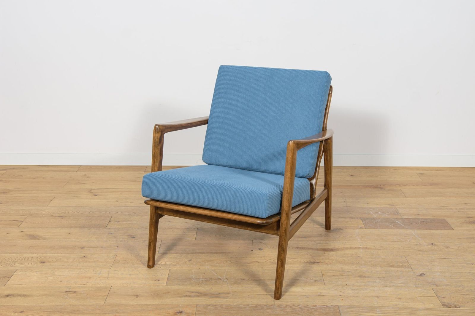 Model 300 139 Lounge Chairs From Swarzędz Factory, 1960s, Set Of 2 photo 1626.0