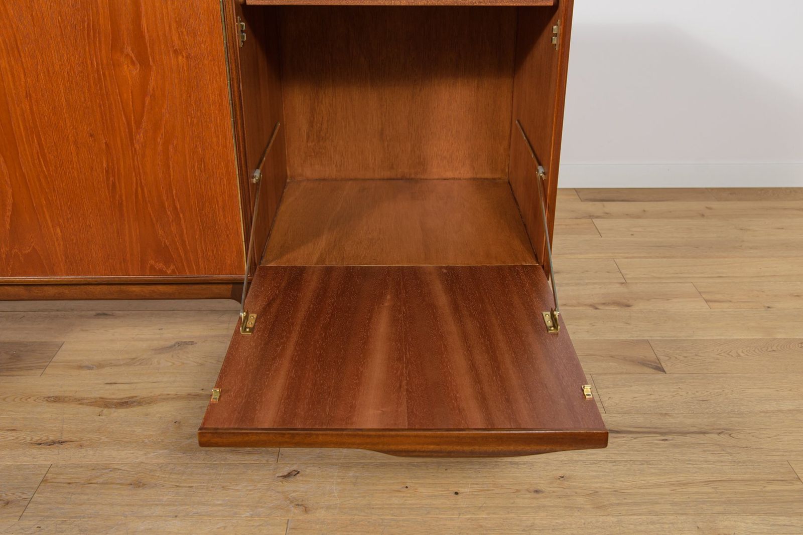 photo vinterior Mid Century Modern Teak Sideboard By Tom Robertson For McIntosh, United Knigdom, 1960s