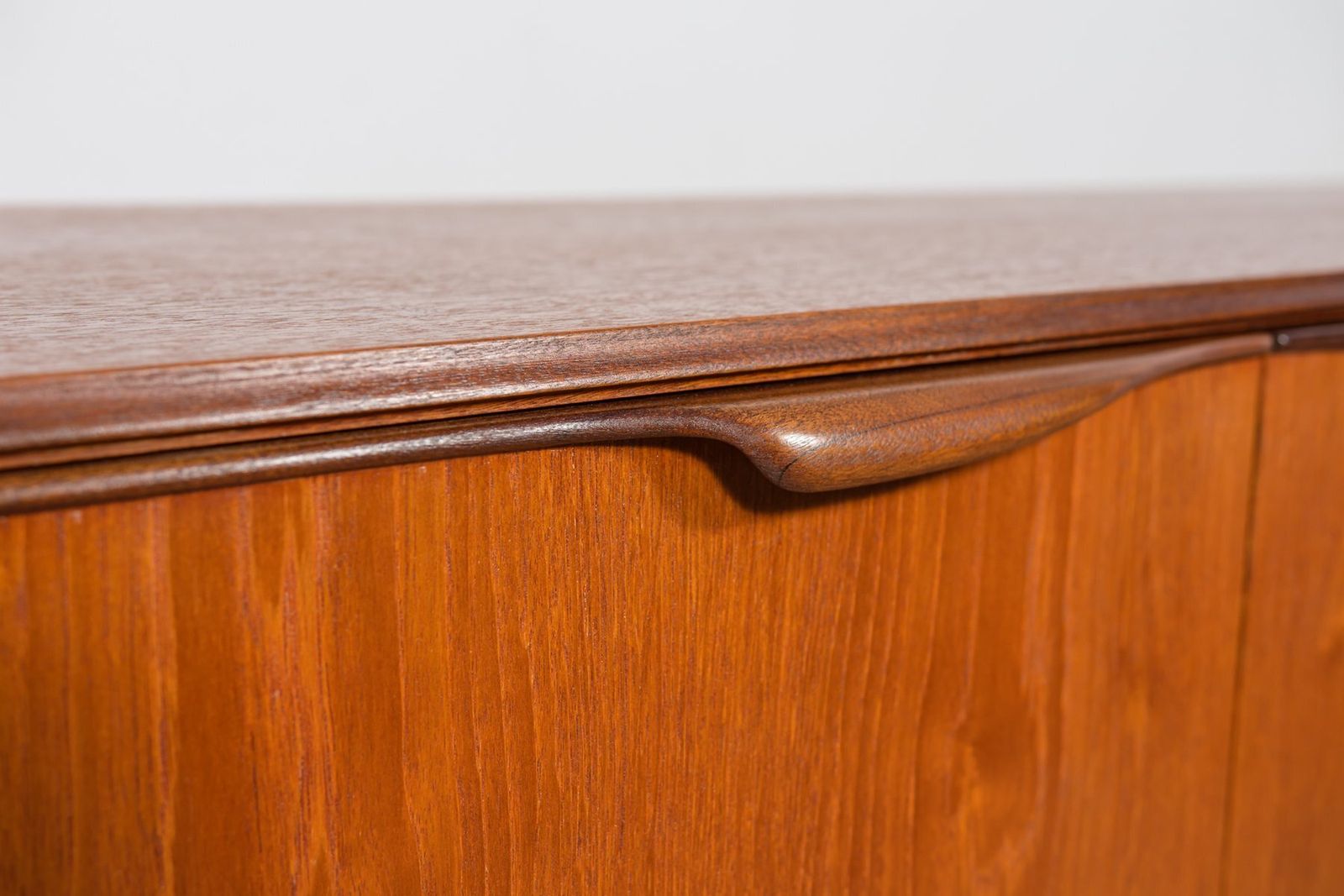 photo vintage Mid Century Modern Teak Sideboard By Tom Robertson For McIntosh, United Knigdom, 1960s